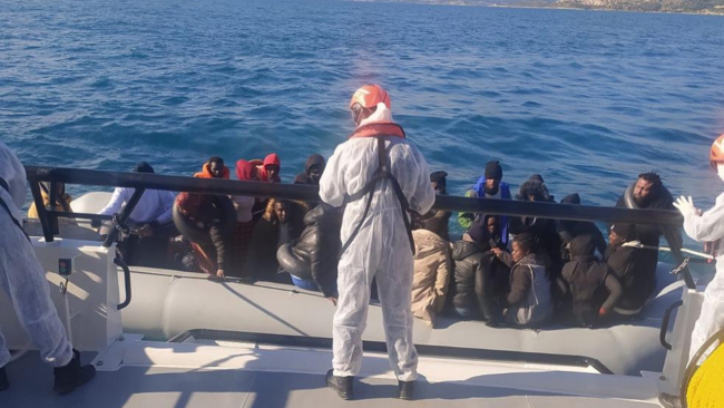 Kuşadası'nda 26 düzensiz göçmen kurtarıldı